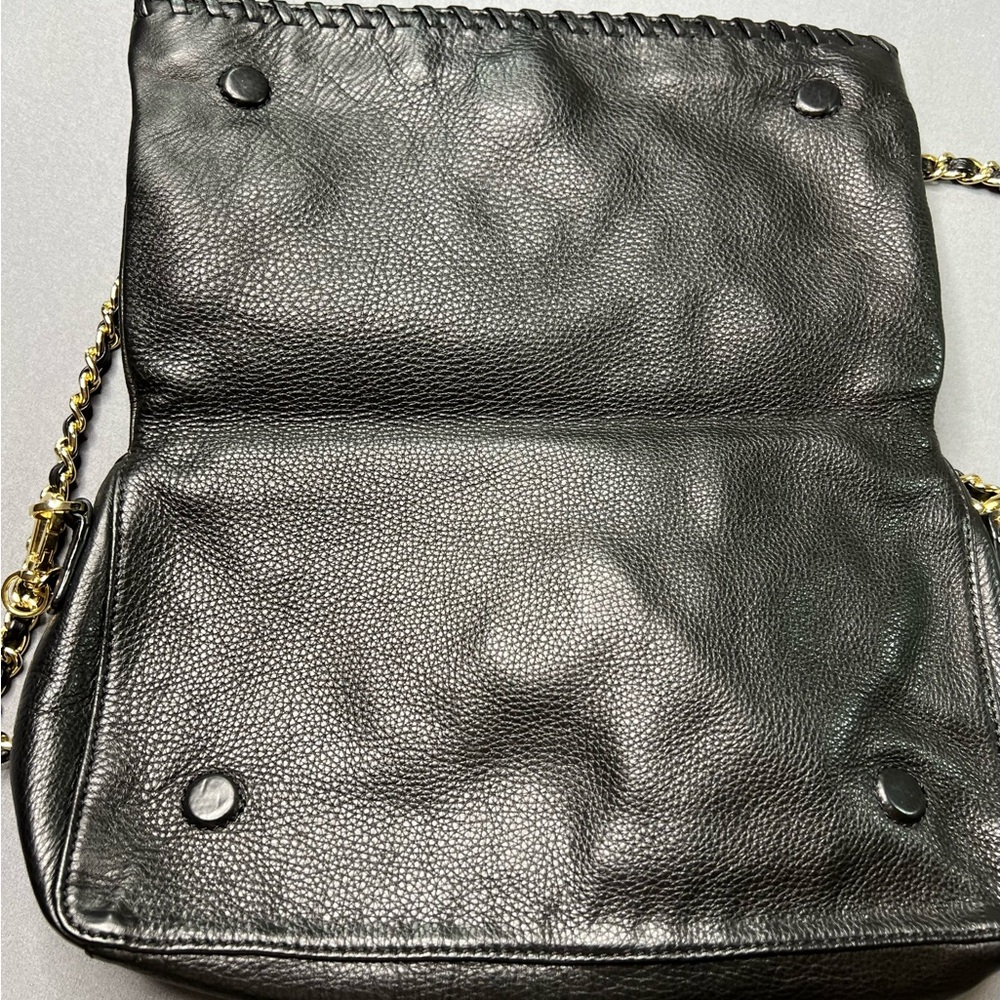 Tory Burch Marion Fold-Over Leather Crossbody – Black & Gold - Picture 4 of 10